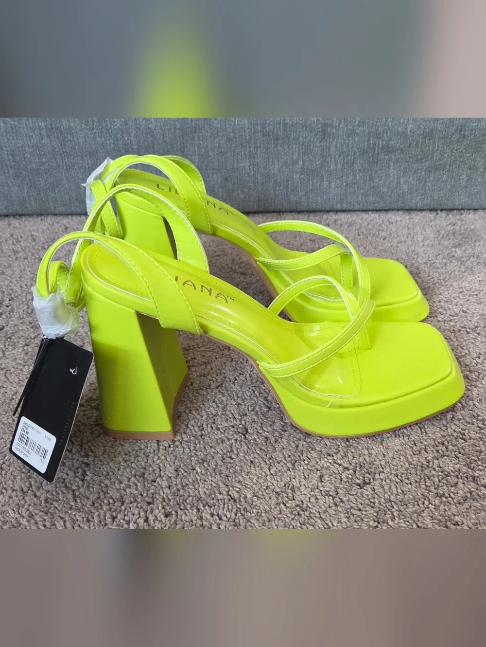 Forever 21 Neon Lime Green Strappy Platform Block Heels Size 5.5 NWB